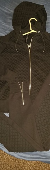 Jogger outfit - Picture 1 of 2